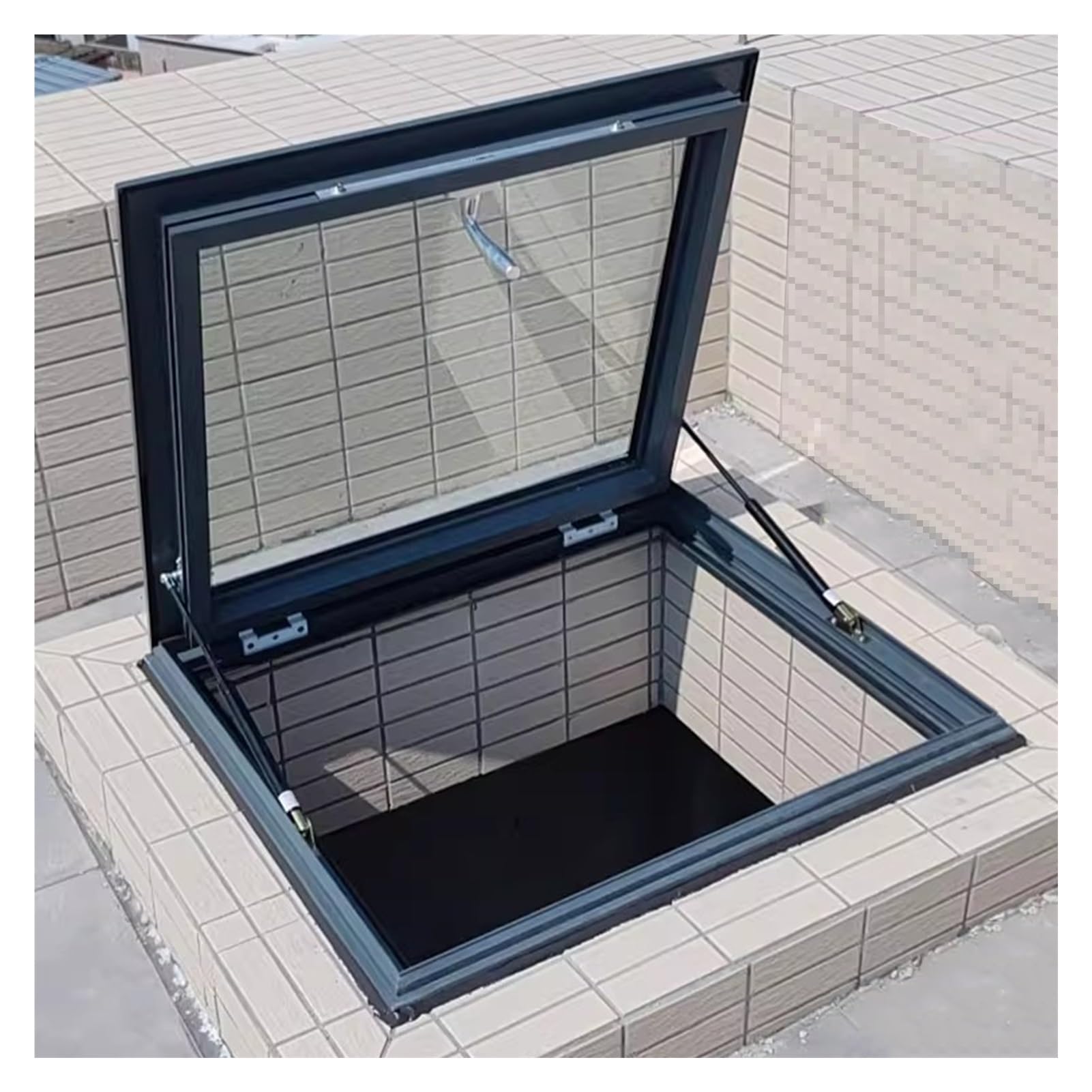 Claraboya de techo para ventilación manual que soluciona la humedad en sótanos 8