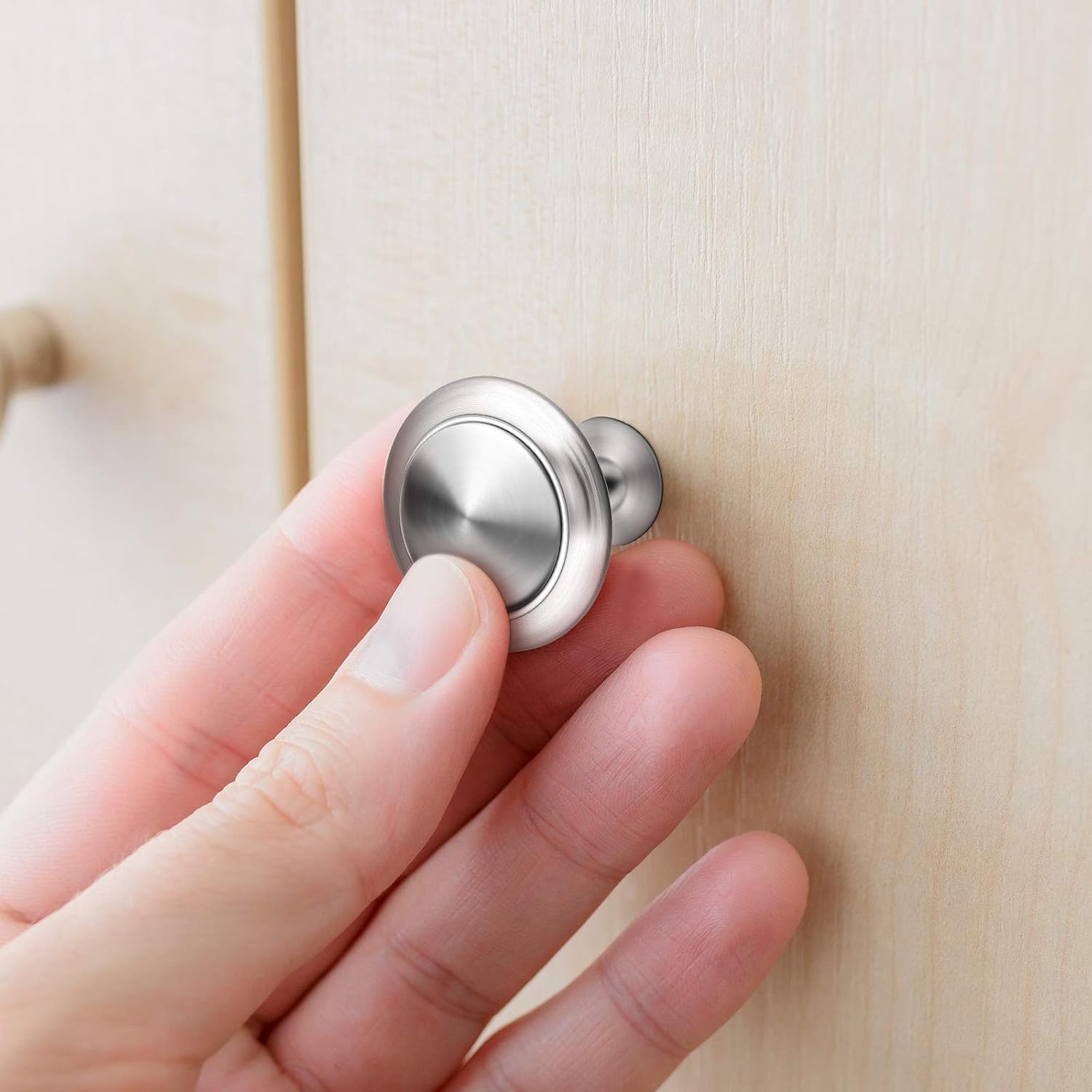 Ripeng 30 Pieces Round Cabinet Knobs Kitchen Drawer Knobs Round Drawer Knobs Kitchen Cabinet Hardware Cupboard Knobs with 30 Screws for Dresser Drawers (Silver,1.2 Inch/ 30 mm)