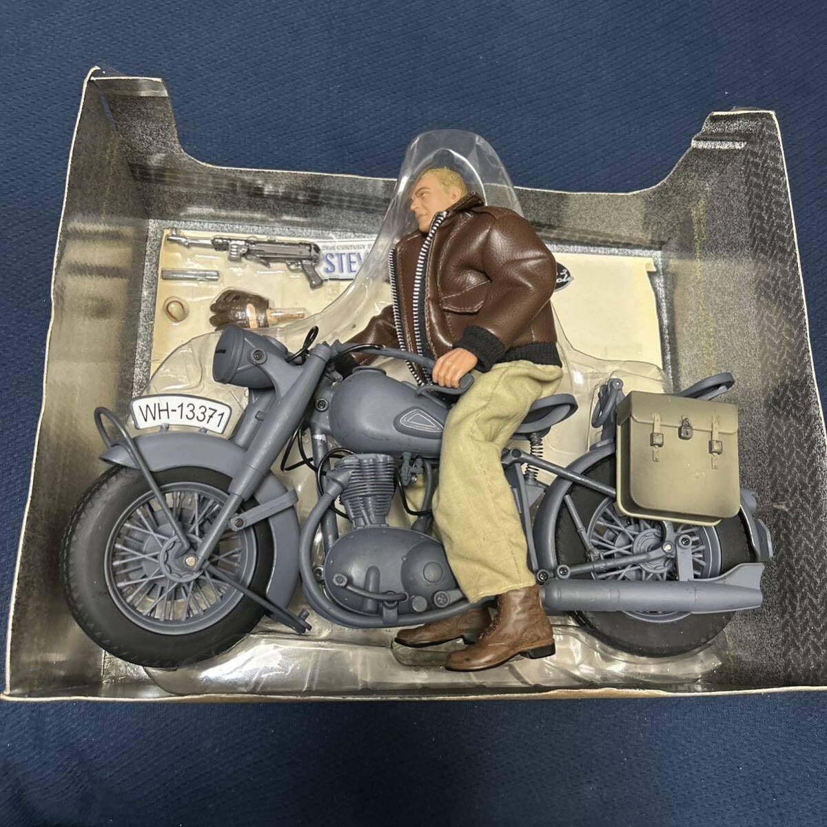 映画「大脱走」 スティーブ・マックイーンとバイク 1/6