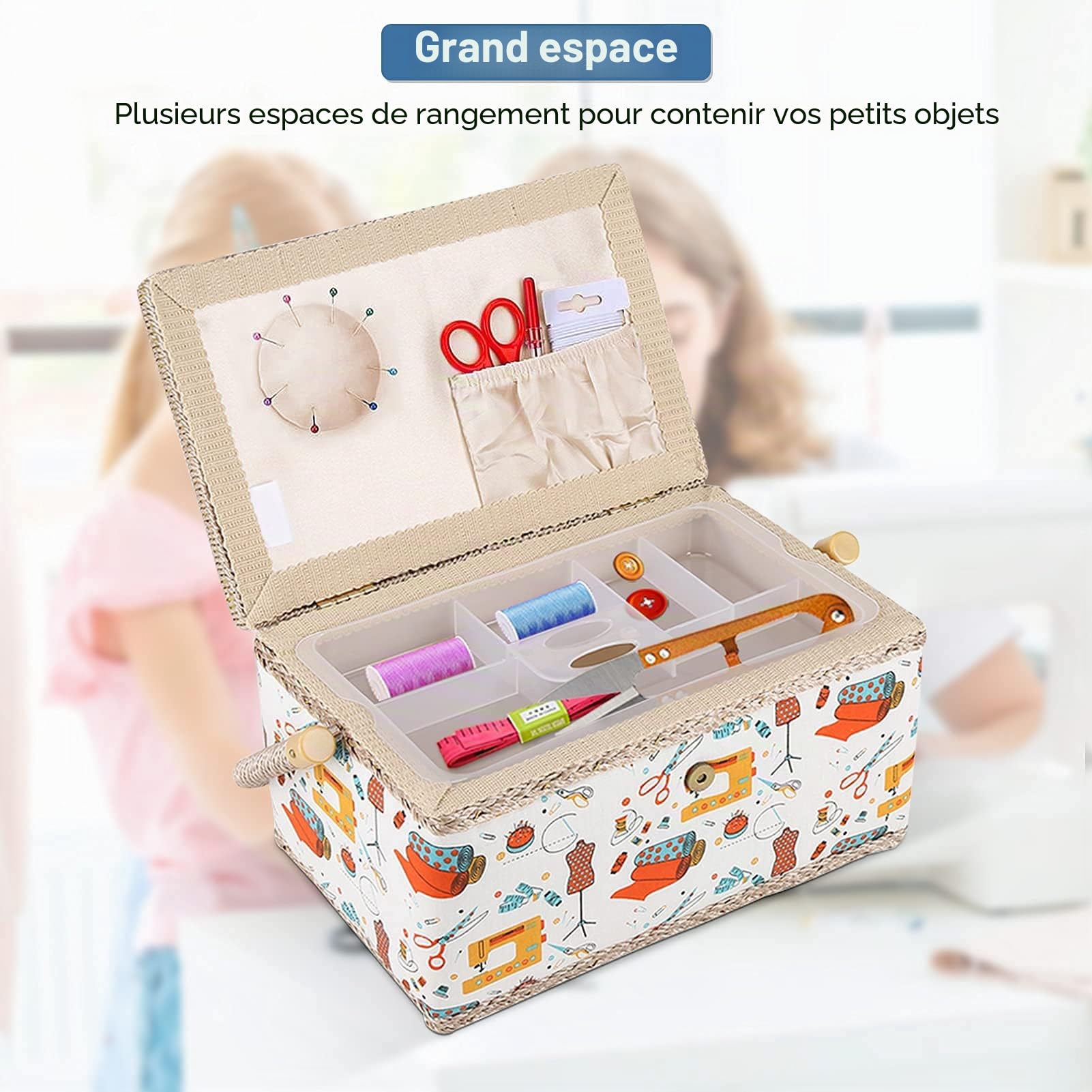 Cocoarm Panier à couture décoratif avec housse en tissu, plateau de rangement en plastique amovible, grand panier de rangement pour accessoires de couture, voyage et usage domestique