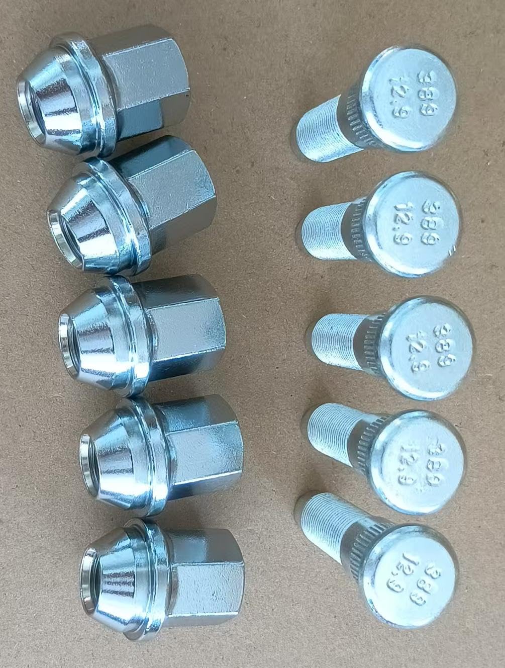 5PCS Lug Nuts Bolts 610-389 9/16-18 Thread Wheel Stud Bolt -0.666 in. Knurl, 2.34 in. Length Compatible with 1999-2010 Dodge Ram 1500, 94-99 RAM 2500 Pickup, 99-03 RAM 2500 3500 Van