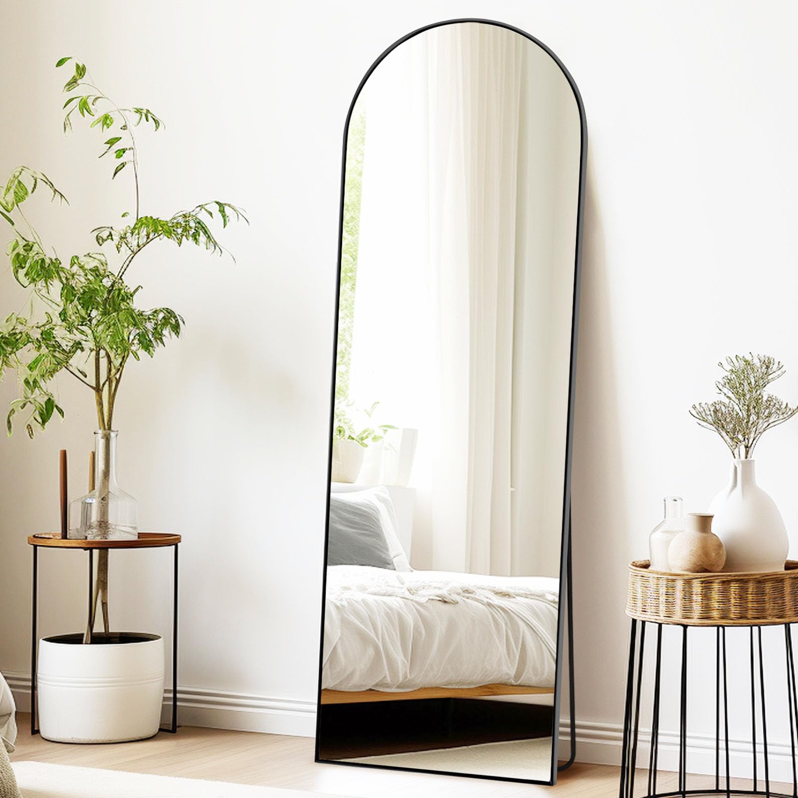 Melodieux Miroir Pleine Longueur, Arc, 147 x 44 cm, Grand Miroir autoportant, Cadre en Aluminium, Noir, pour Dressing, Salon, Chambre à Coucher