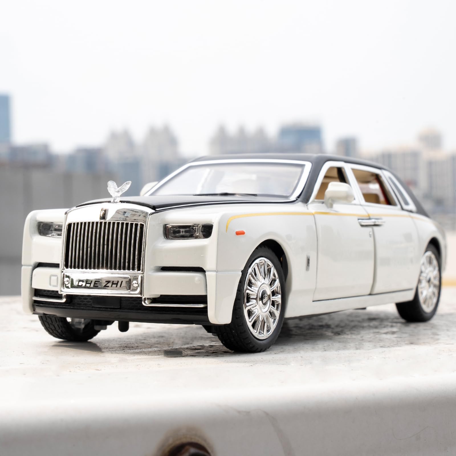 TGRCM-CZ Rolls-Royce Phantom Modèle de voiture à l'échelle 1:24 en alliage de zinc avec traction arrière, jouet Diecast avec son et lumière pour enfants, garçons et filles, cadeau (blanc)