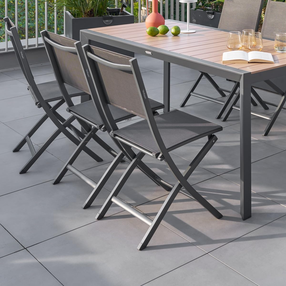 Hespéride - Lot de 4 Chaises de Jardin Pliantes Essentia Anthracite - Aluminium Texaline - Dim 45 x 57 x 90 cm - Meuble d'Extérieur Pliable