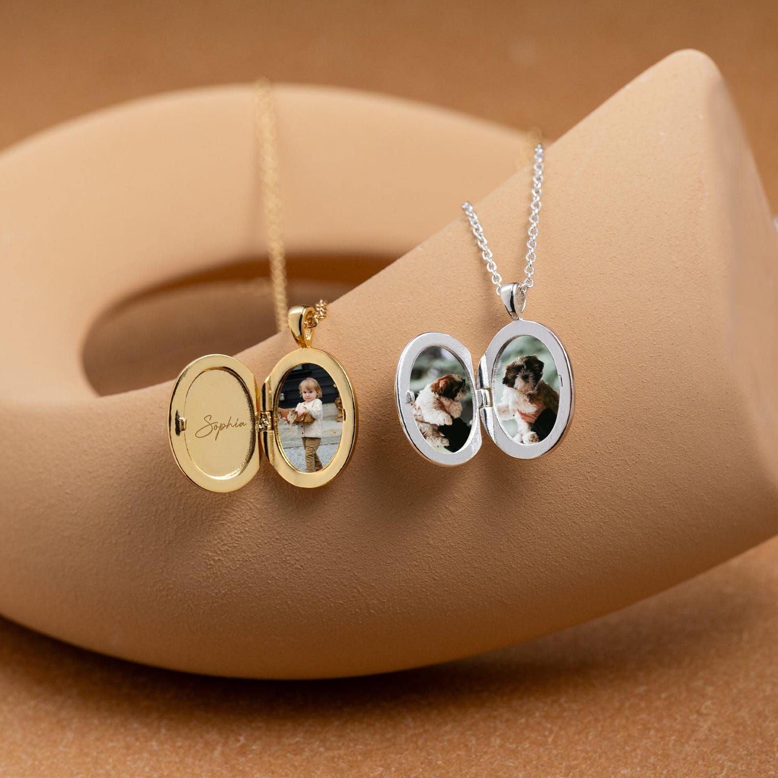 Su misura portafoto collana con fiore di nascita, inciso portafoto collana con nome con foto, commemorativo gioiello per mamma, Festa della Mamma per lei