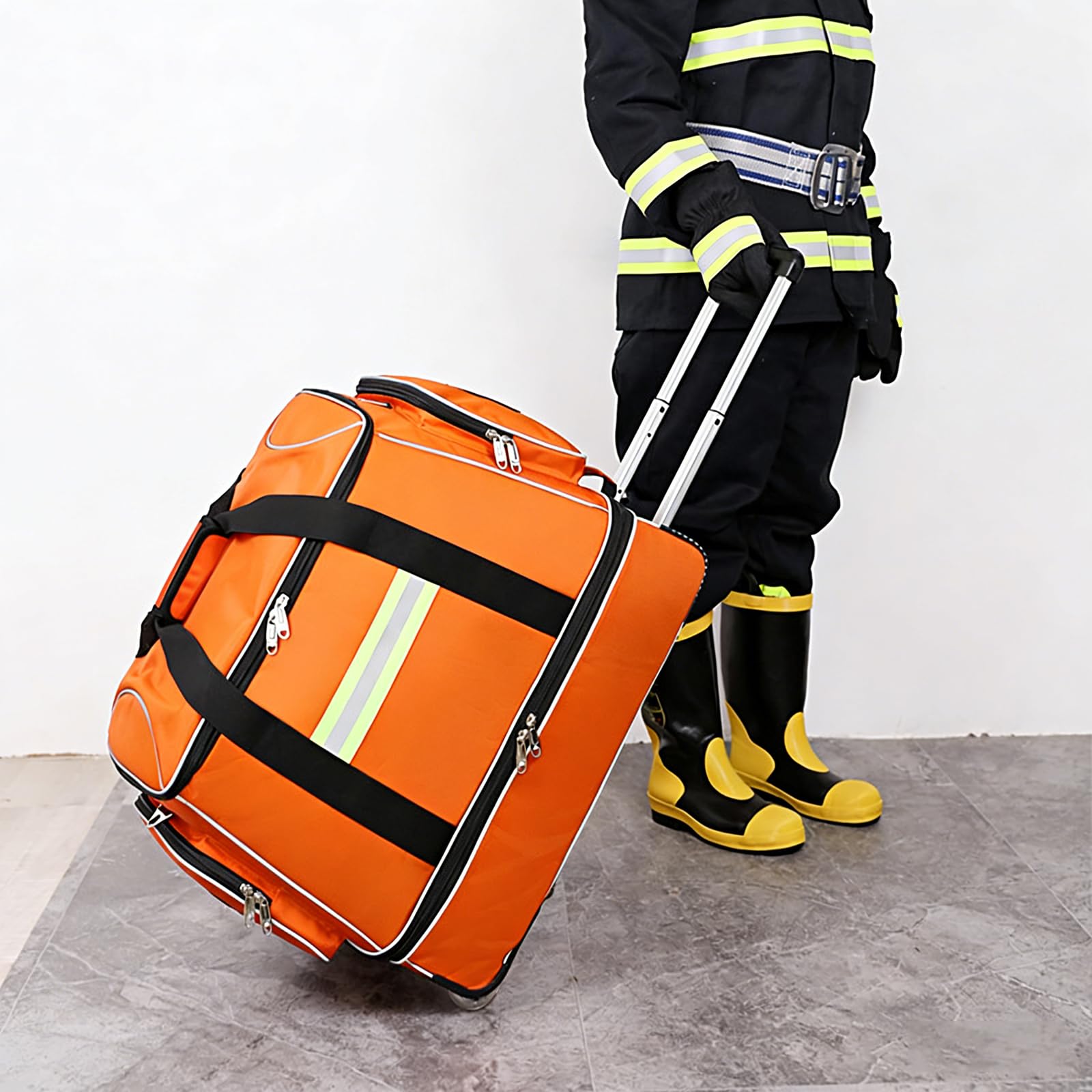 Mochila táctica de primeros auxilios con detalles reflectantes y varilla telescópica para actividades al aire libre