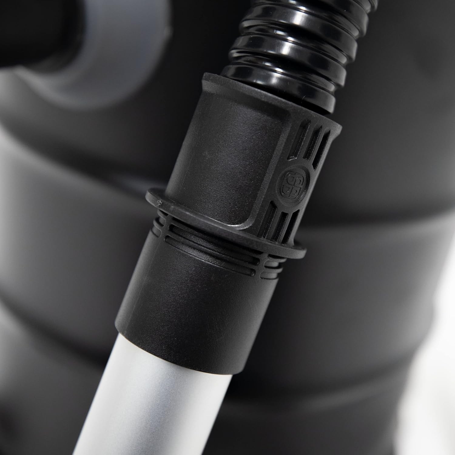 Cleveland Iron Works 6.5 Gallon Ash Vacuum Cleaner Black