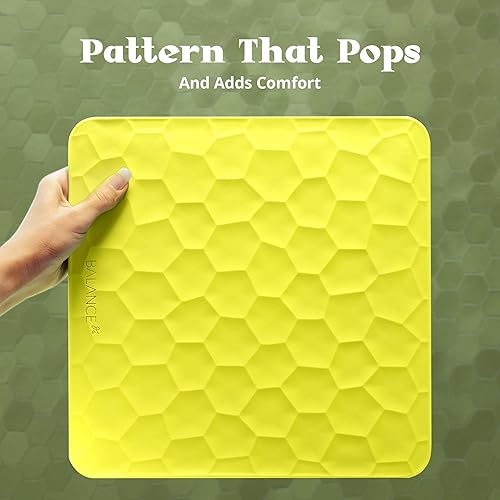 Miniatura 3 de Greater Goods Báscula de baño de diseño colorido cubierta de silicona antideslizante, pantalla LED oculta, precisión puntual, capacidad de 400 libras