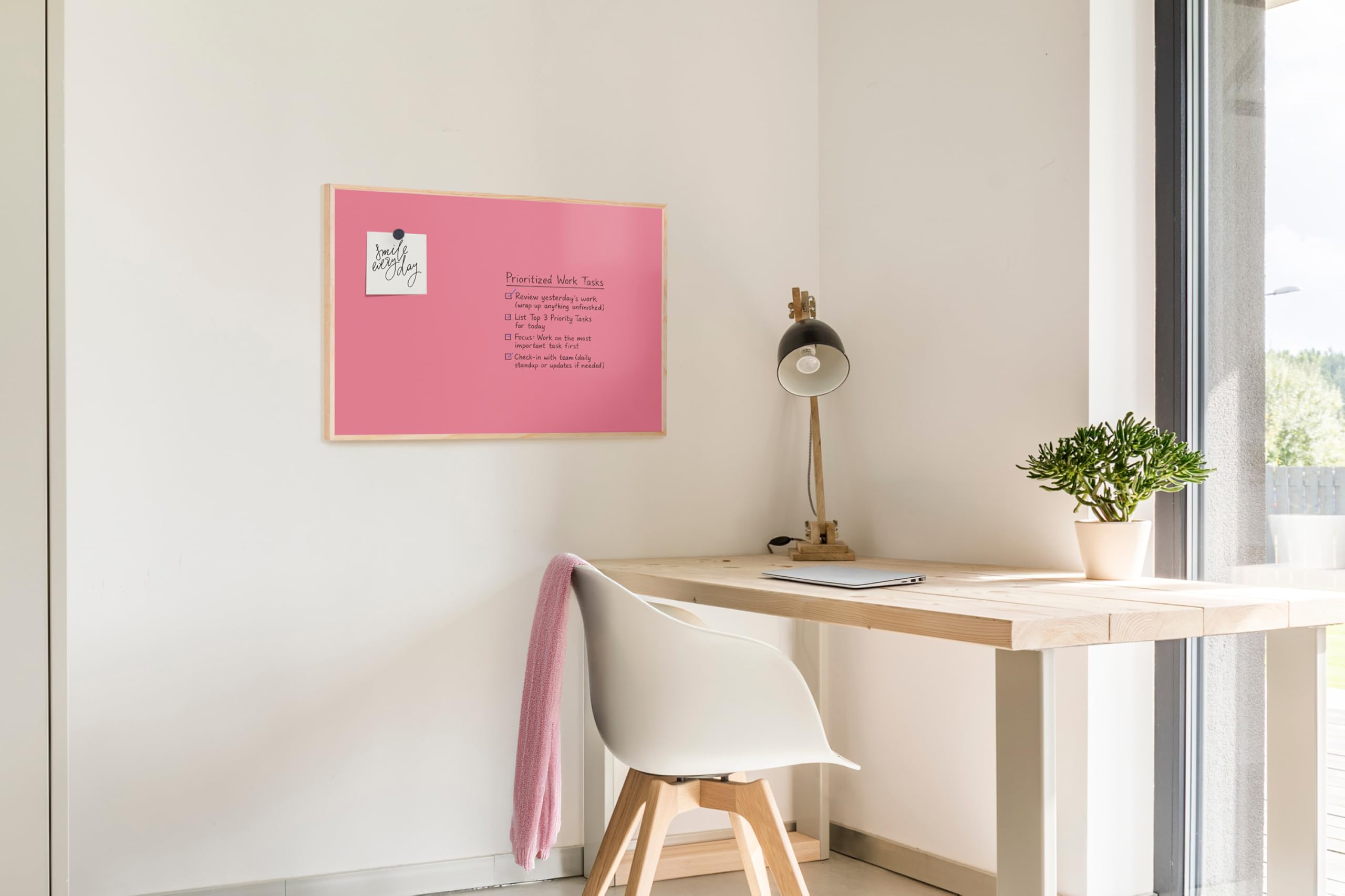 Bi-Office Earth New Basic Magnetyczna Tablica Fuchsia, 88,5 x 58,5 cm, Lakierowana Stalowa Powierzchnia, Rama z Naturalnego Drewna Sosnowego