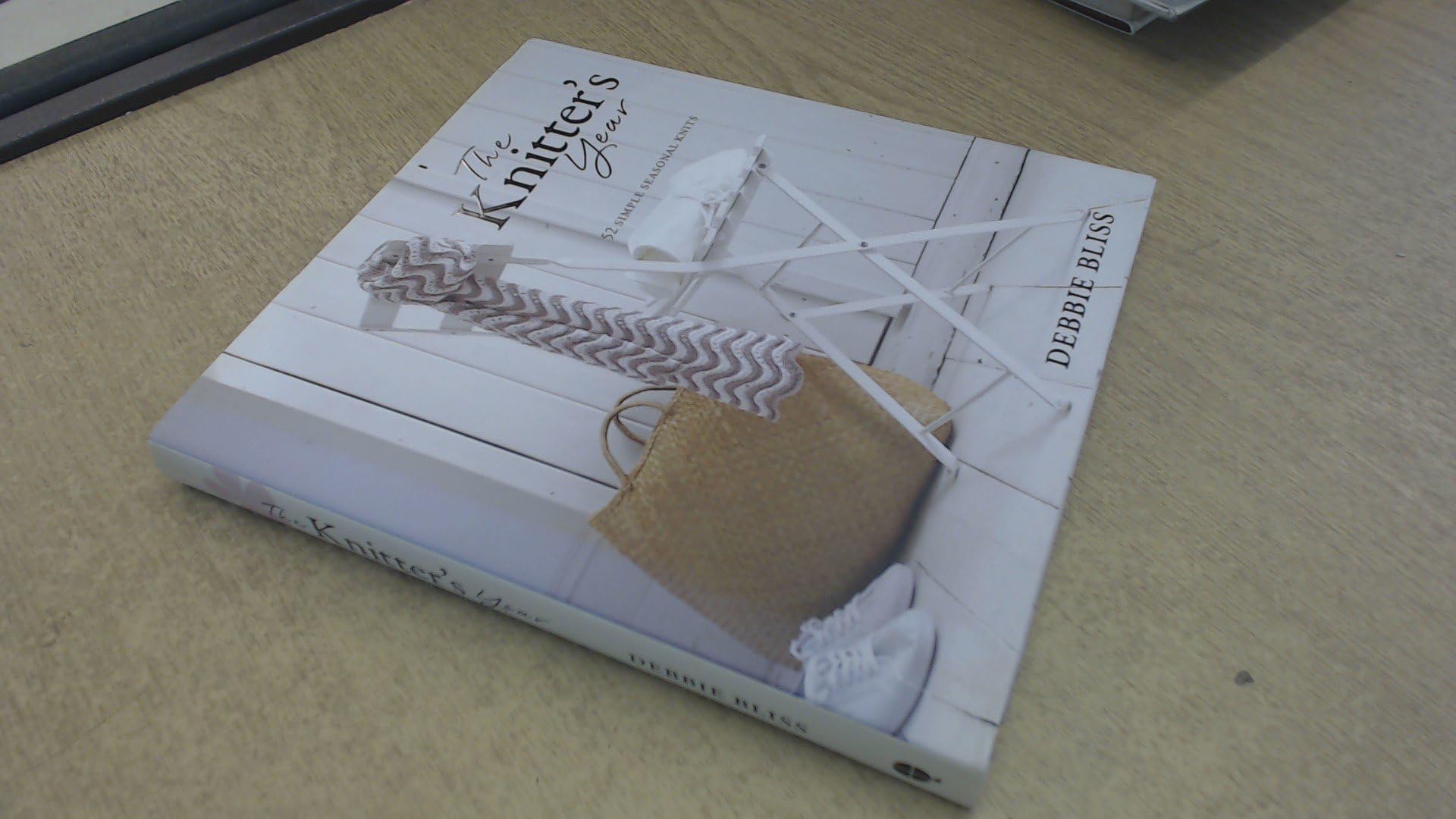 The Knitter's Year: 52 Make-in-a-Week Projects-Quick Gifts and Seasonal Knits