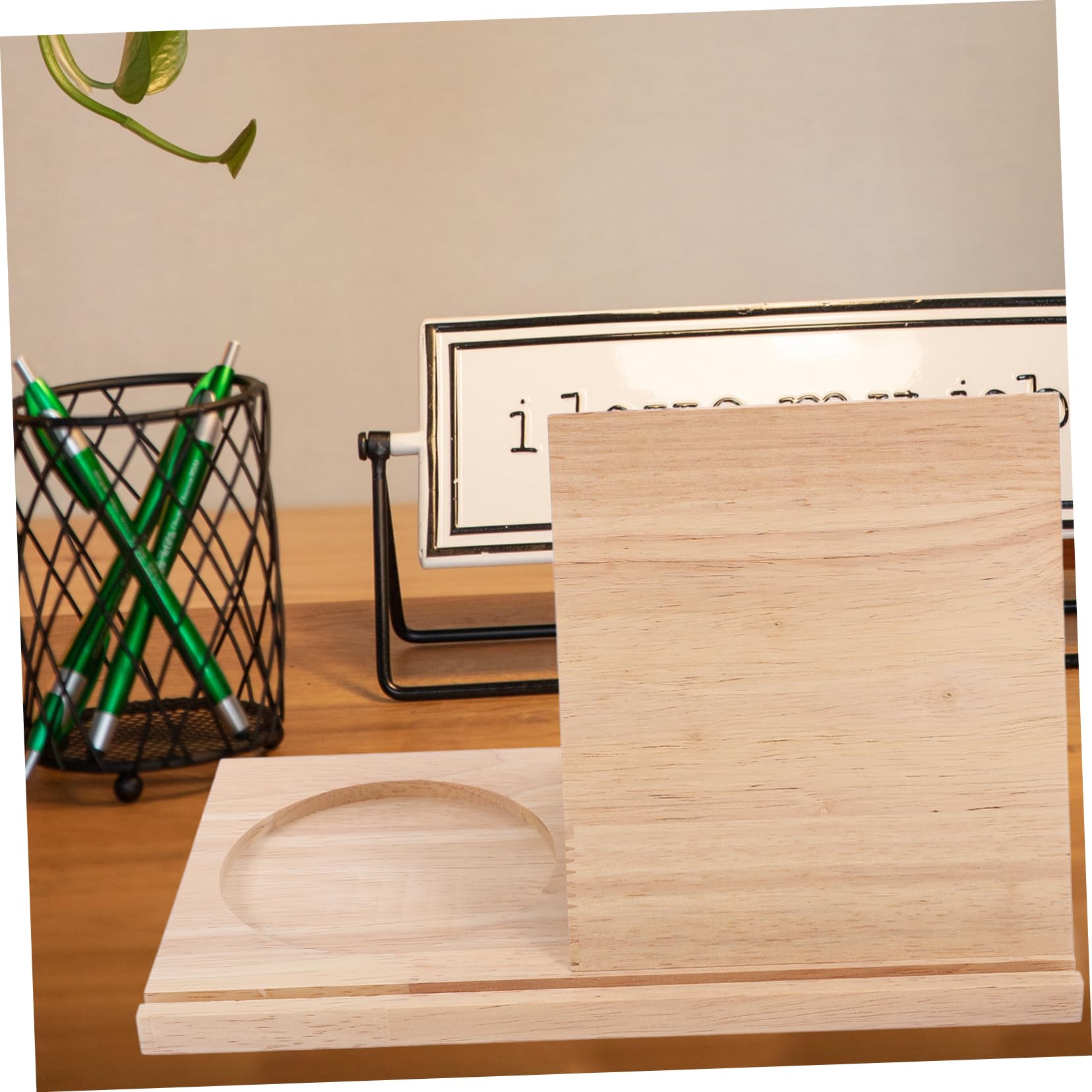 Libreria per Scrivania in Legno con Struttura Triangolare Multifunzionale, Poggia Libro Integrato e Porta Bicchiere, per Spazi Piccoli e Compatti