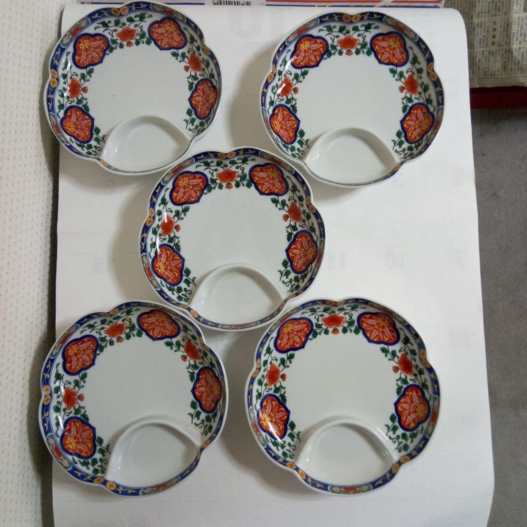 有田焼龍峰窯花びら形金彩入りお刺身盛り皿5枚　新品未使用 有田焼龍峰窯花びら形金彩入りお刺身盛り皿5枚 有田焼龍