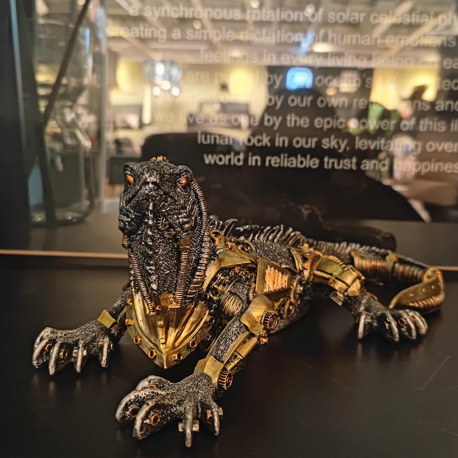 Steampunk Lizard Green Iguana Statue Resin Cyborg Sci-fi Collectible Figurine Hand Painted Wall Sculpture Wall Art with Cool Gear for Home Man Cave Decor