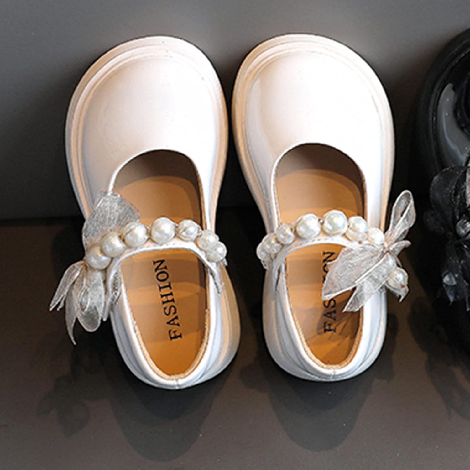 高顔値[KLIAN] ドレスシューズ 女の子 ベビーサンダル パール付き キッズシューズ 蝶結び飾り フォーマルシューズ 発表会 靴 パン ダイヤル式シューズ