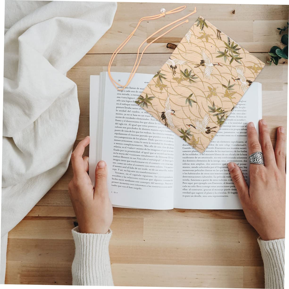 NUOBESTY 4stücke Ornamentale Buchhülle Verstellbarem Design Elegante Buchschutz Für Notizbücher Tagebücher Und Sammlungen Für Studenten Und Buchliebhaber Beige Mit Goldenen Kranichen