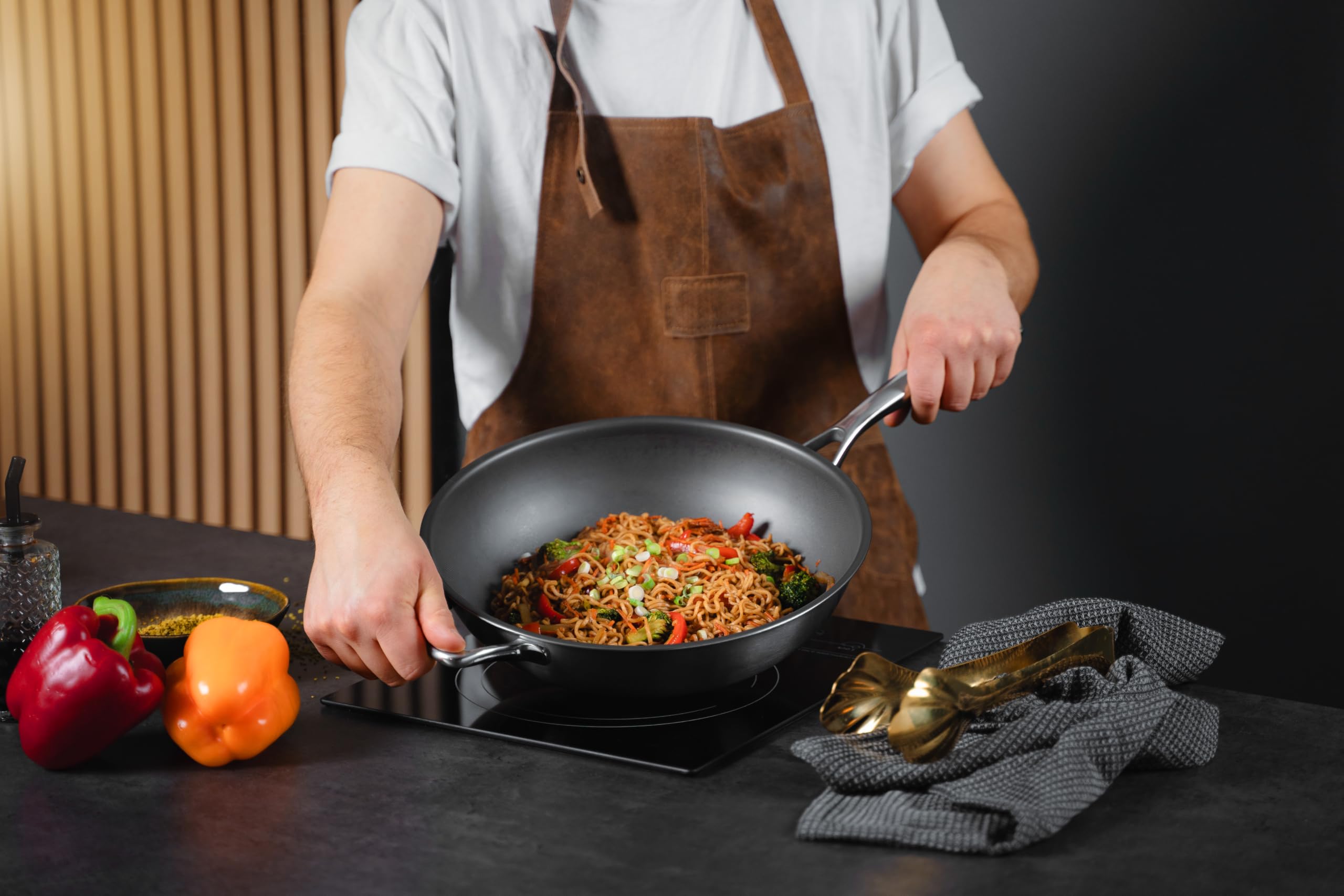 Onyx Cookware ZERO Wokpfanne 30 cm – Natürliche Antihaft aus Edelstahl | Ohne chemische Beschichtung; PFAS- & PTFE-frei; nano-texturierter Edelstahl; kratzfest; für alle Herdarten; ofenfest