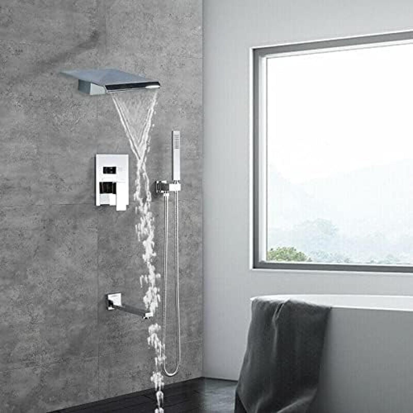Système de douche cascade chromé pour des bains relaxants à la maison