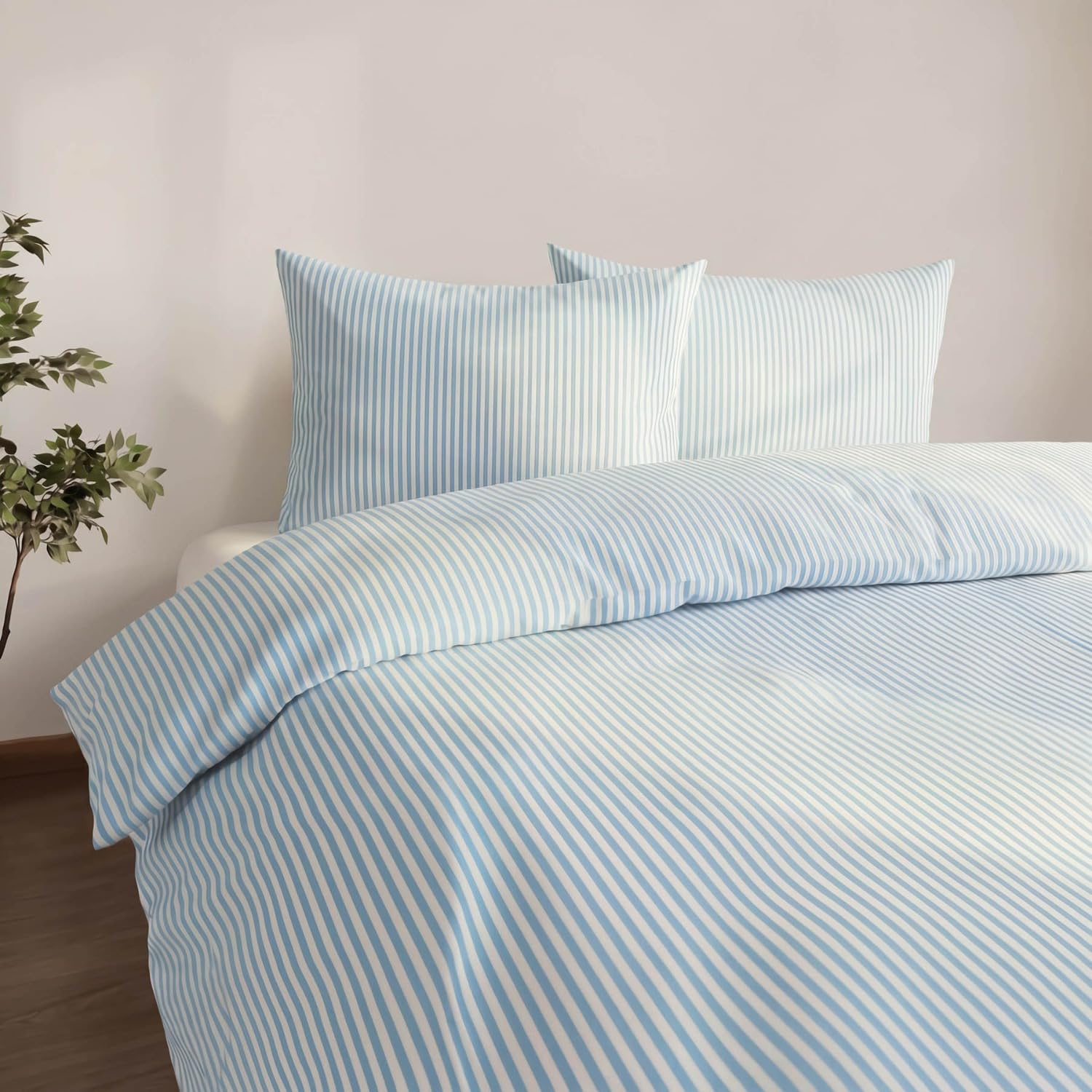 Vision Linens Blue Pinstripe Polycotton Duvet Cover & Pillowcase Set – Super King (260 x 220cm) | 144 Thread Count | 52% Polyester, 48% Cotton | Lightweight | Machine Washable