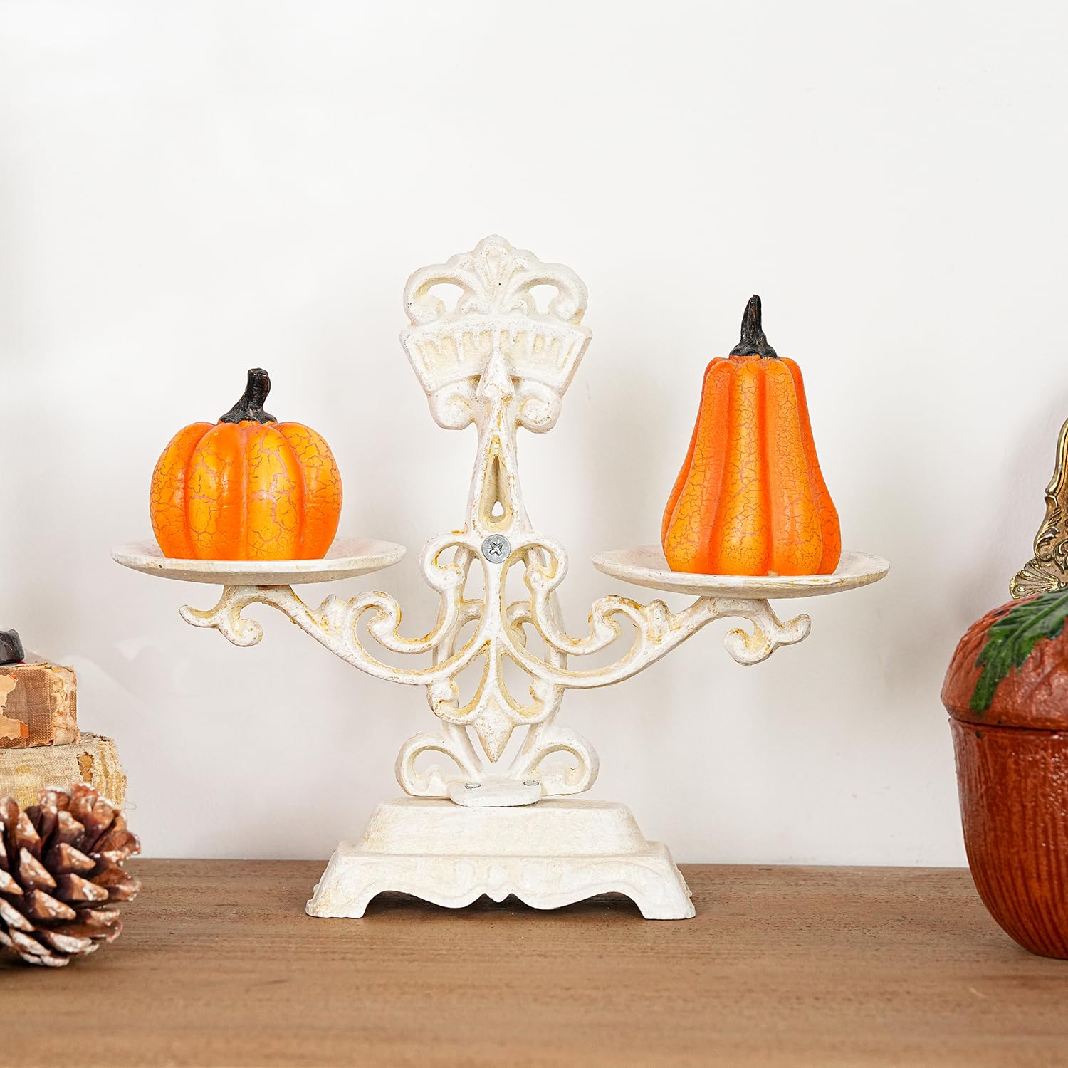 Sungmor Portacandele vintage in ghisa, stile rustico a doppio vassoio, design a scala di equilibrio, in stile antico, centrotavola da tavolo in metallo bianco per candele a pilastro o tealight