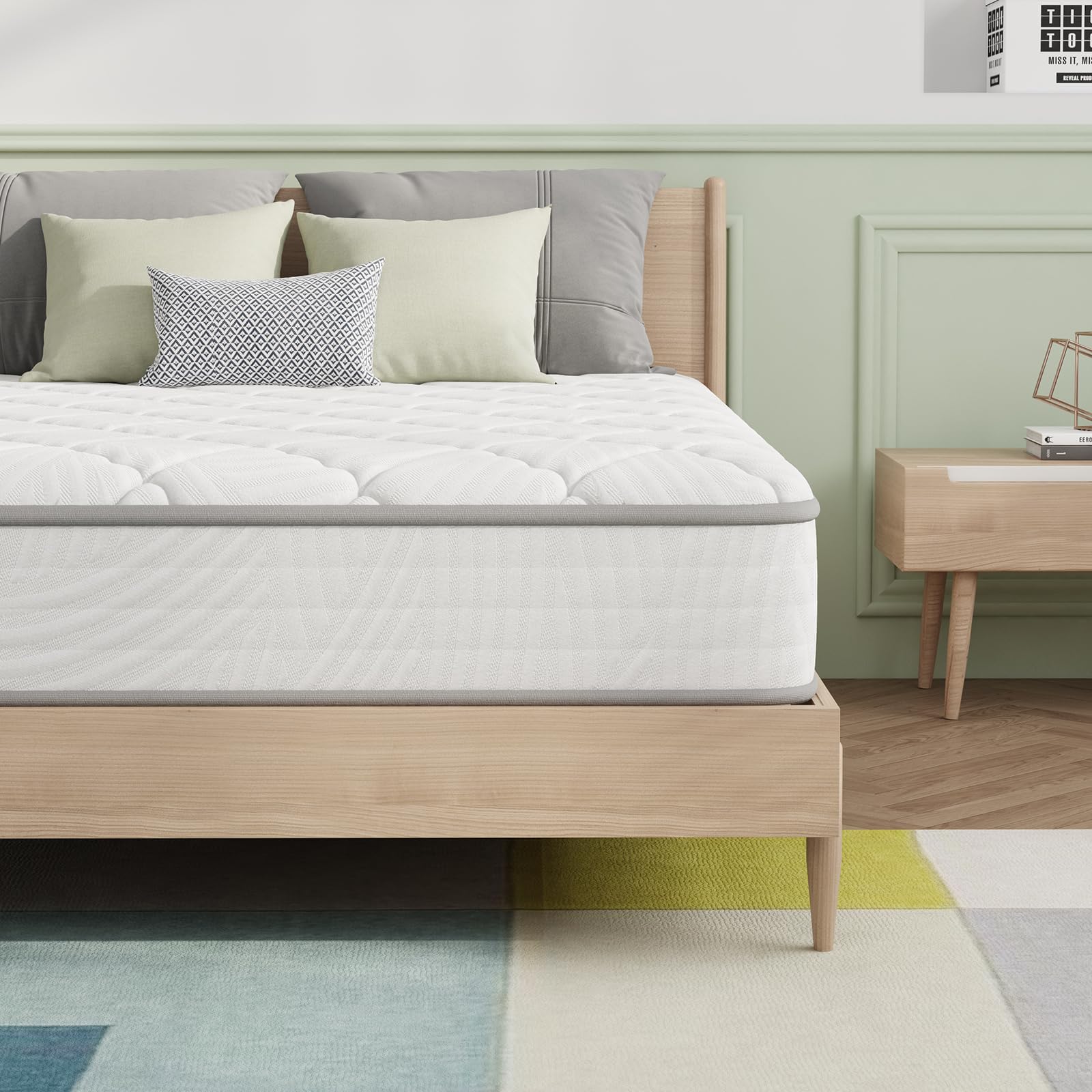 NovillaQueen Mattress 8 inch, Hybrid Queen Size Mattress in a Box, Innerspring Mattress with Comfortable & Breathable Foam, Supportive Mattresses for Back Pain Relief, Certipur-Us Certified