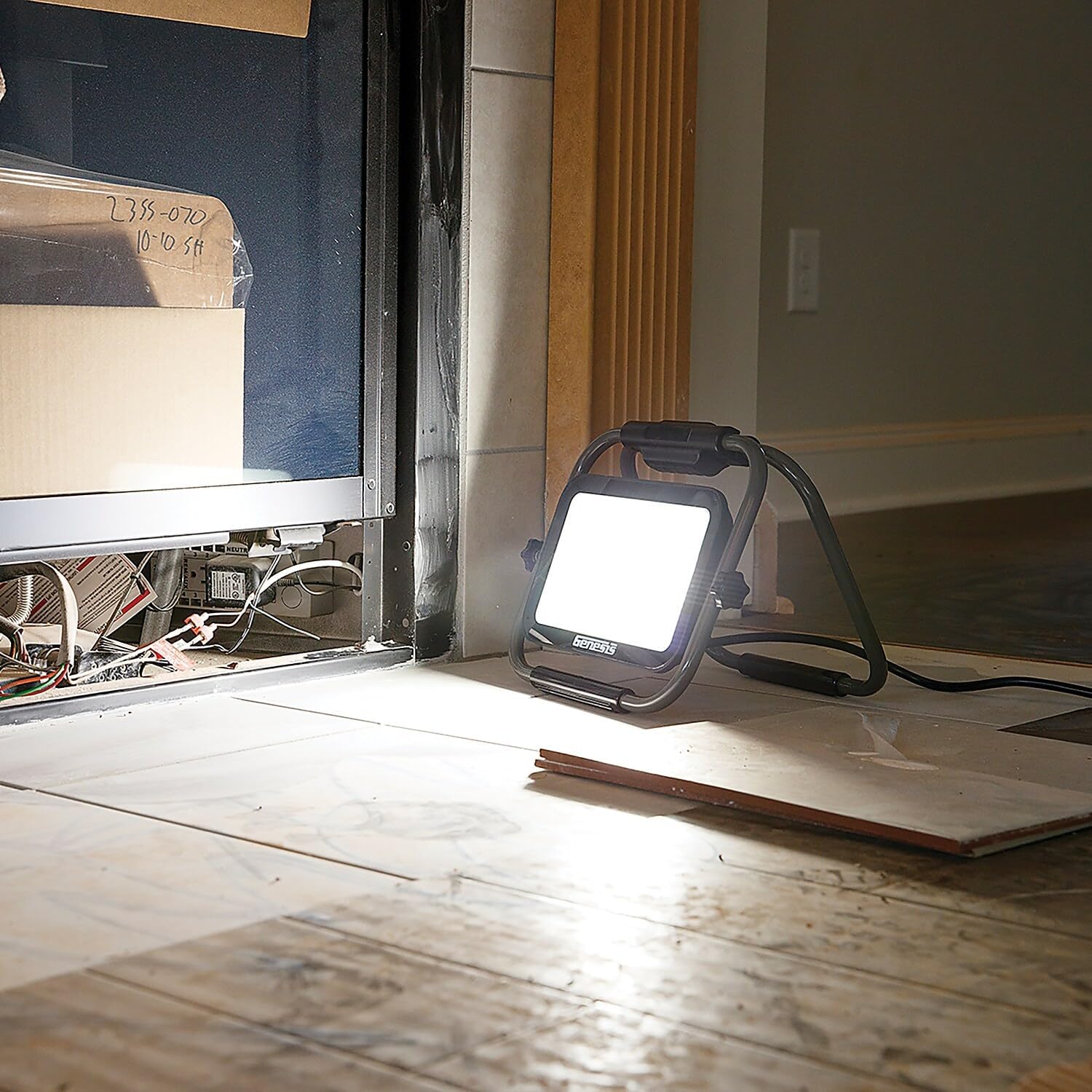 Genesis 6500 Lumen LED Work Light, All Metal Stand, Impact Resistant Lens 2 Year Warranty GWL1265F