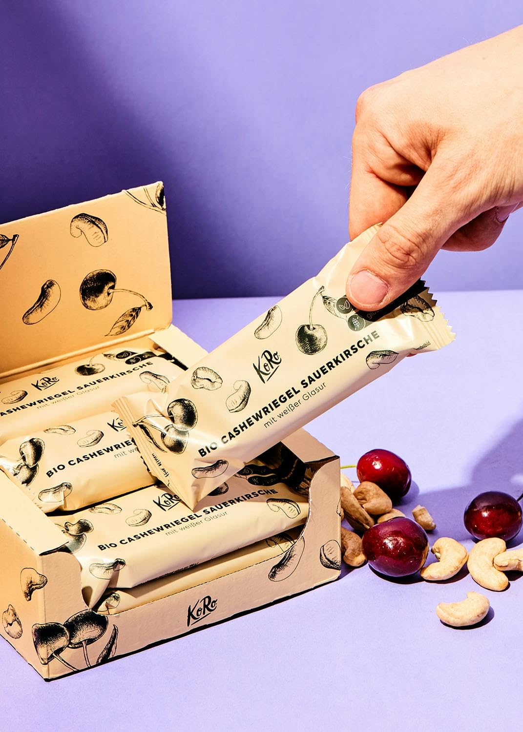 KoRo - Bio Cashewriegel Sauerkirsche 50 g - Für den kleinen Hunger zwischendurch - Bio-Qualität - Helle Schoko-Glasur