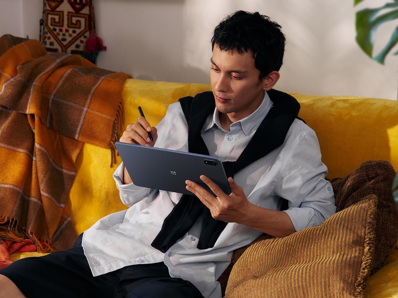 OnePlus Pad 3 Storm Blue, pantalla LCD de 13.2" 3.4K 144 Hz, Snapdragon 8 Elite, 12 GB/256 GB, batería de 12,140 mAh con carga de 80 W, Dolby Atmos de 8 altavoces, cuerpo delgado de 5.97 mm de