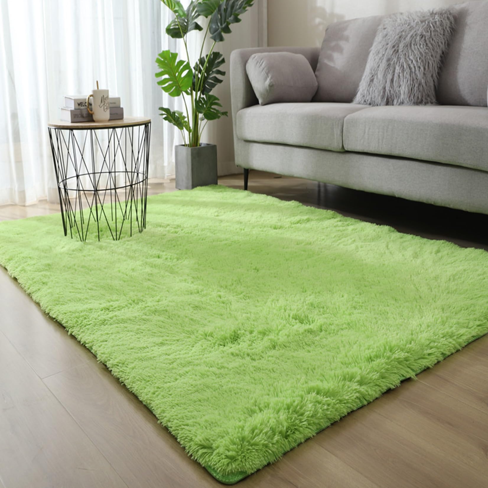 Puszysty Dywan Shaggy Nowoczesny 110 x 210 cm Antypoślizgowy Spód Miękki W Dotyku Dywaniki Z Krótkim Włosiem Fluffy Nadają Się Do Prania Do Sypialni, Salonu, Pokoju Dziecięcego, Delikatna zieleń