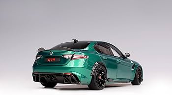 Amazon | MOTORHELIX 1/18 アルファ ロメオ ジュリア GTA Montreal