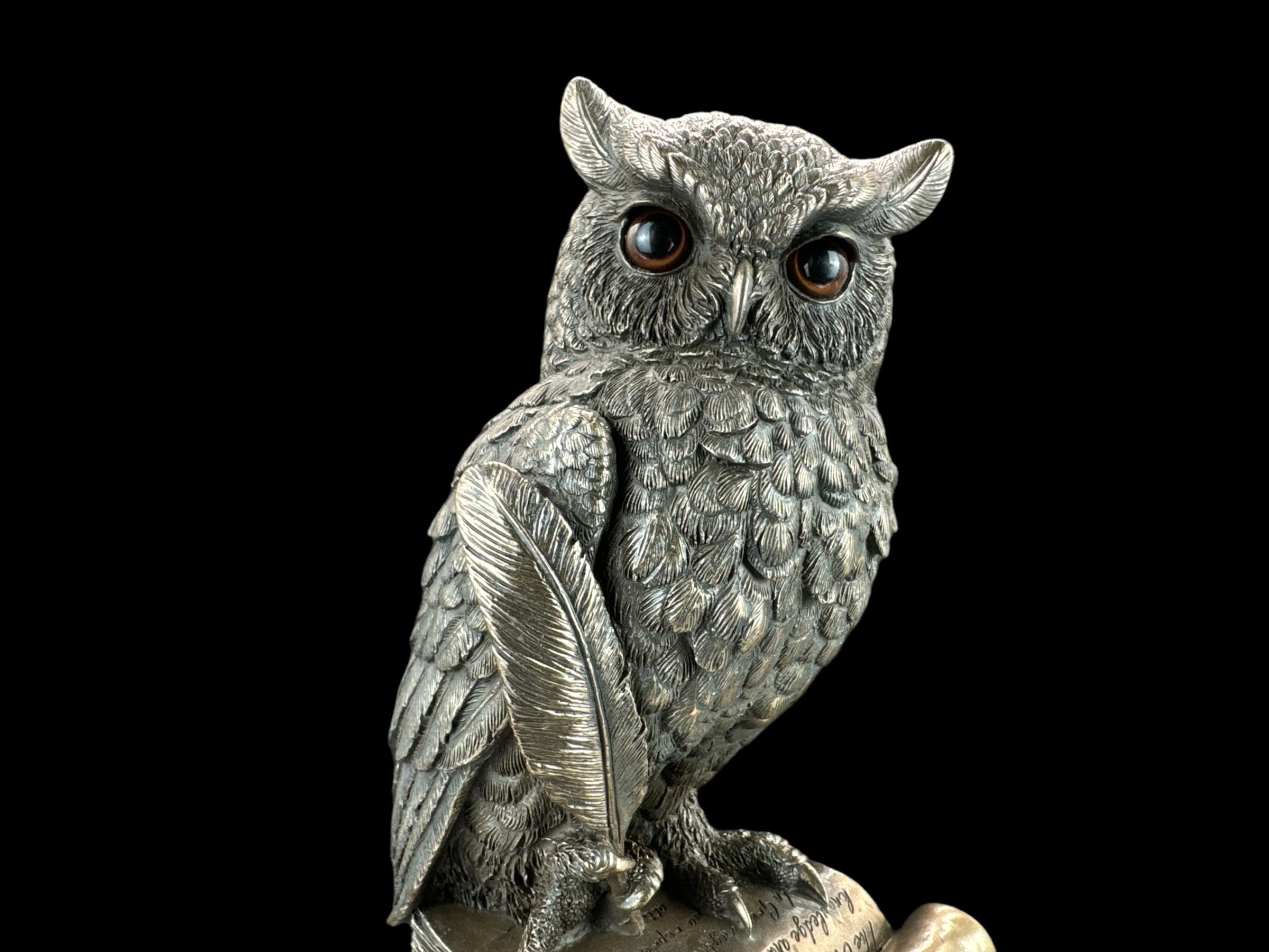 57 SPECIAL REPLICAS Rzeźba dekoracyjna ogromna sowa mądrości na książkach figurka z brązu jako prezent do salonu, dekoracja figurki, dekoracja