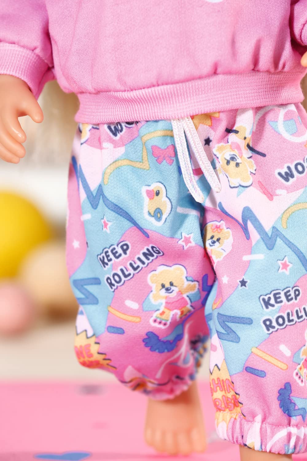 BABY born Przedszkole strój gimnastyczny - dopasowany do lalek 36 cm - zawiera bluzę z kapturem, spodnie i matę gimnastyczną - łatwy dla małych dłoni - Wspomaga empatię i umiejętności