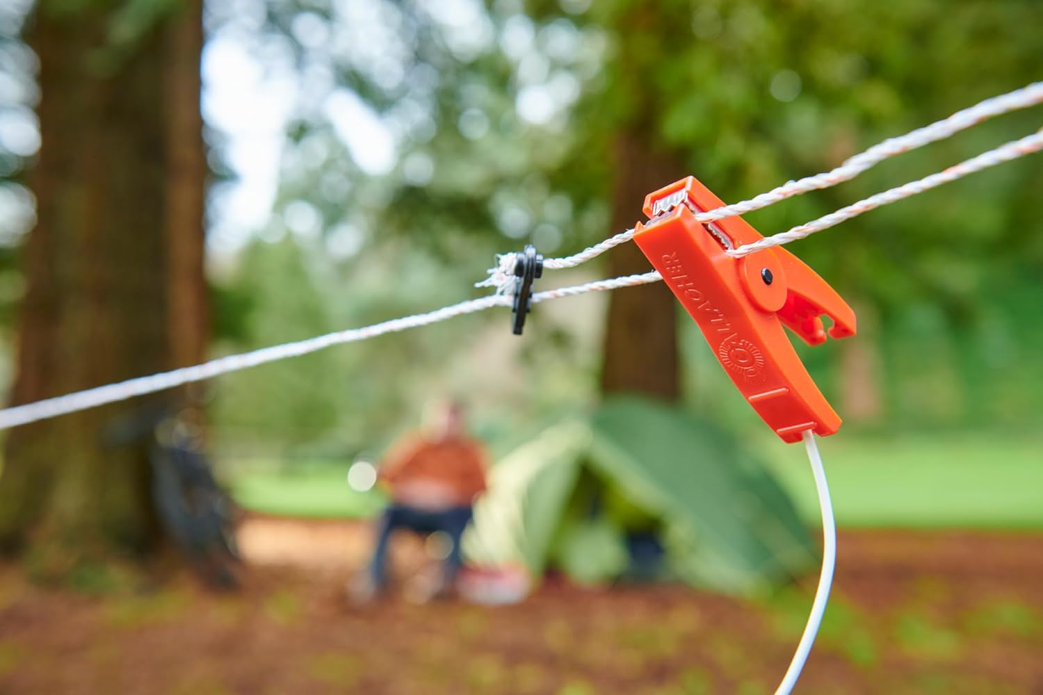 Gallagher Portable Bear Fence Kit | Electric Fence for Campsites, RVs, Gardens, Beehives, and Trash Protection | Wildlife Deterrent System with Turbo Wire, Posts, and More