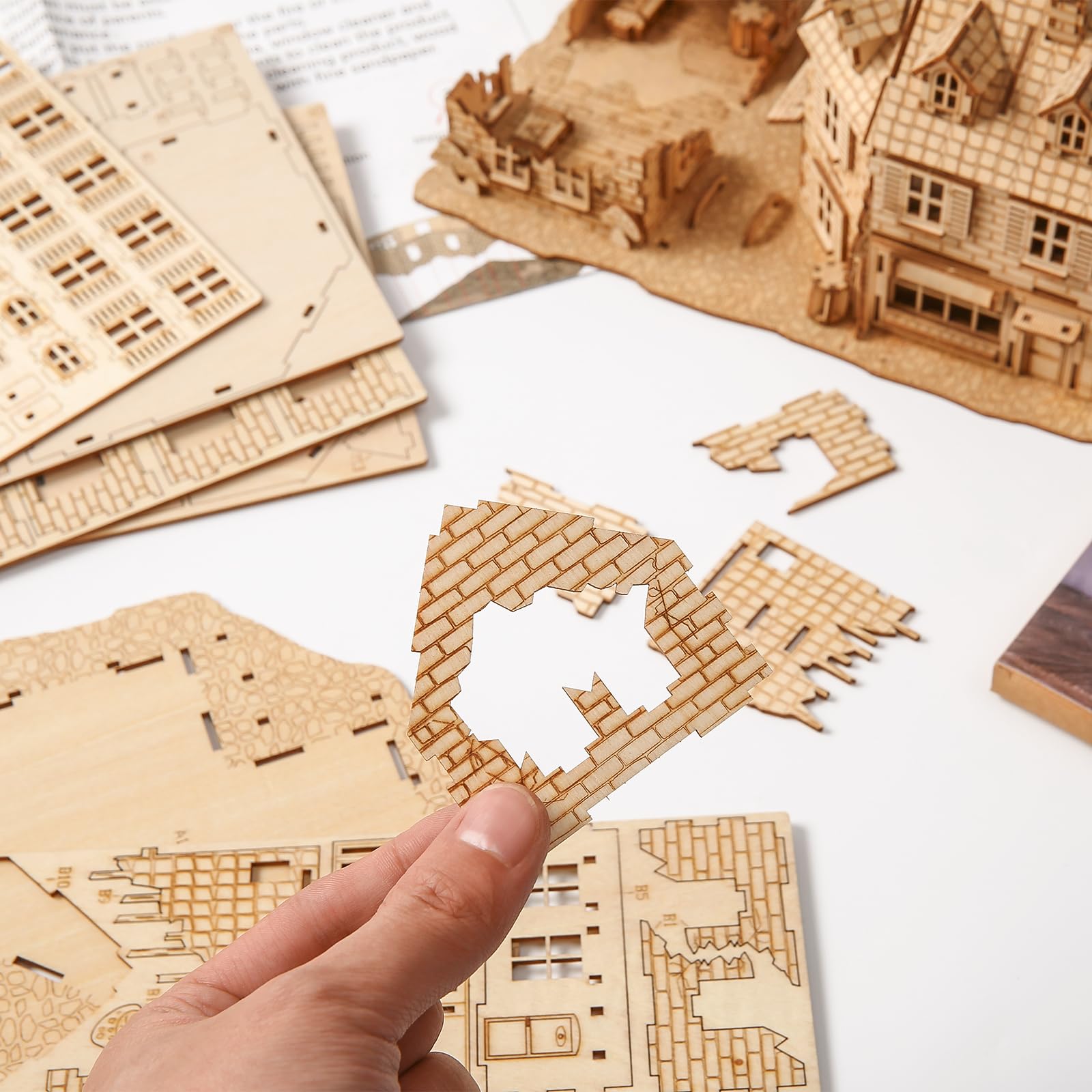 3D-Holzpuzzle für Erwachsene, Modellbausatz antiker Architektur, War Zone 1942: Bastelset für Straßenkampf-Gebäude, Holzmodellbausatz als Geschenk für Erwachsene zum Zusammenbauen, 234 Teile
