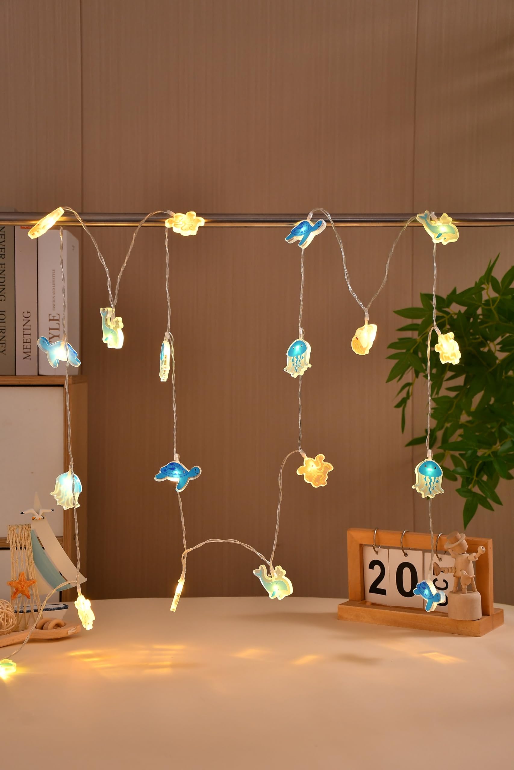 FLCSIed Acrylic Animal Theme Cute Fairy Decorative String Lights Battery Operated, Rope Lights Lit by 20 LEDs 2M for Holiday Camping Mermaid Wedding (Sea Animal)