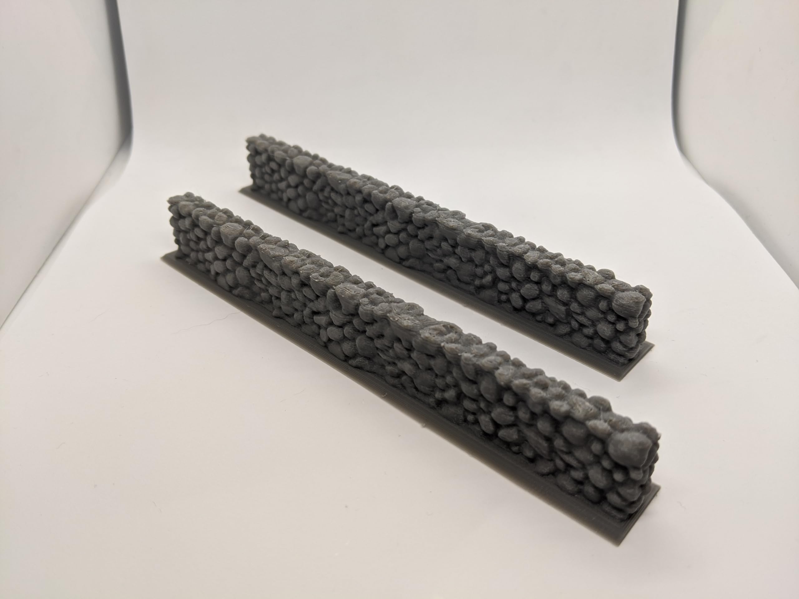 2x 150mm Stone Walls | 28mm 1/56 Scale Miniature | RPG Tabletop Figure Landscape Modelling Wargaming Fantasy Diorama Wargames Model Scenery Terrain Scatter Roleplaying 3d Printed Paintable