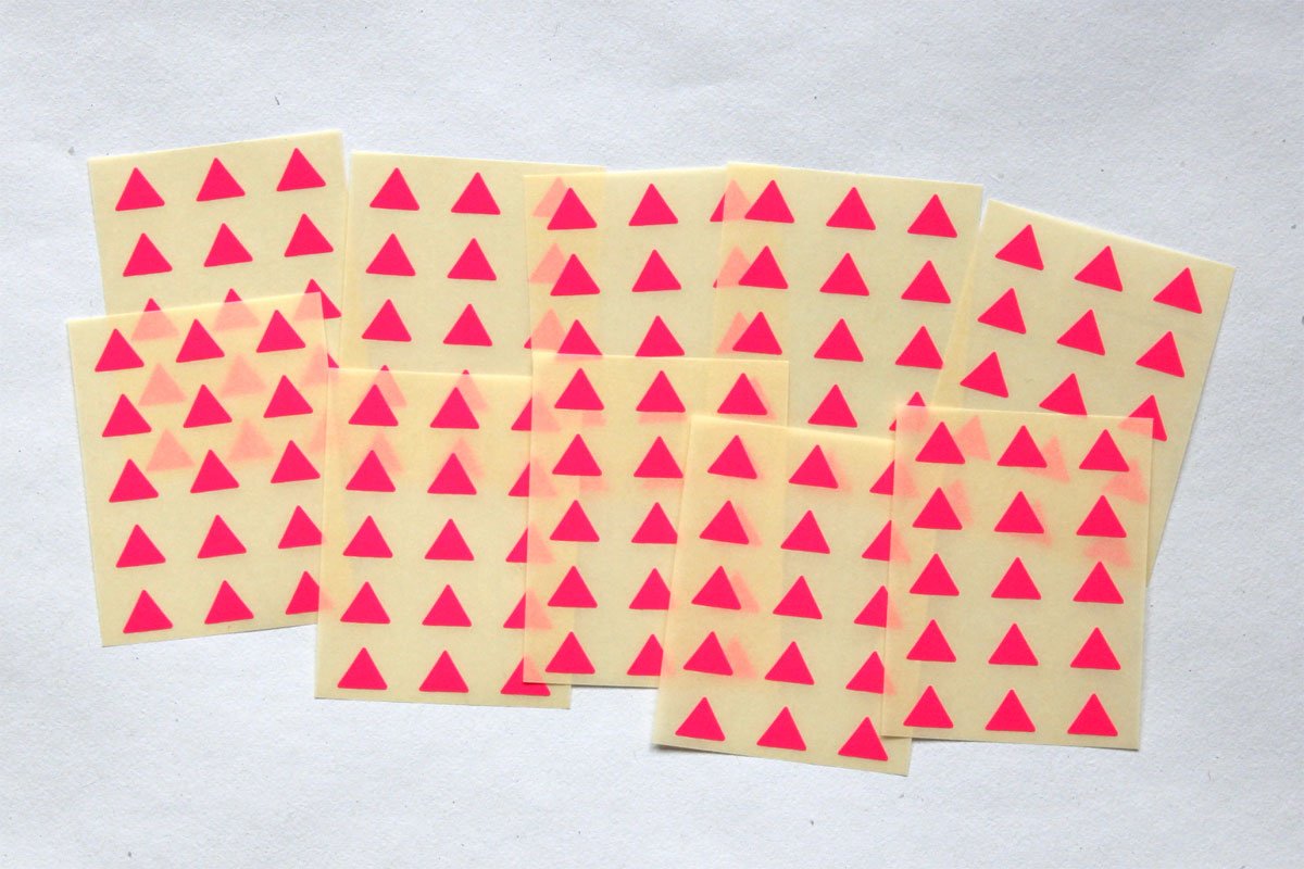 150 Magenta Triangle Stickers - Sticky Coloured Self Adhesive Triangles for Colour Coding