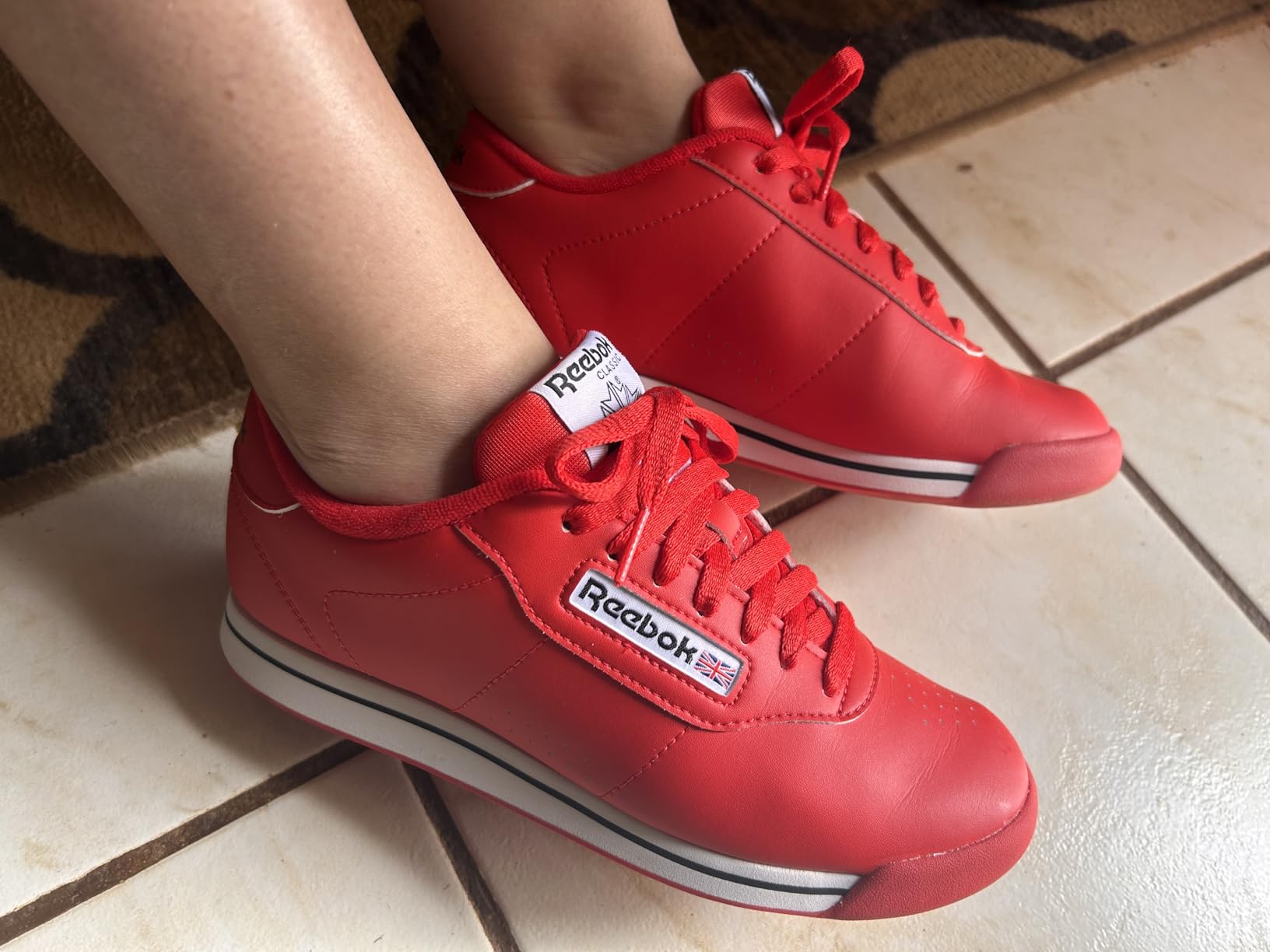Reebok Princess blancas lifestyle outfit combinación casual