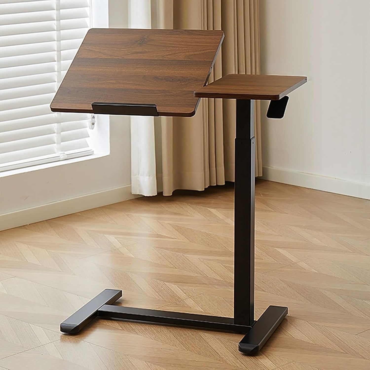 Bureau debout réglable contre le mal de dos avec plateau inclinable noir