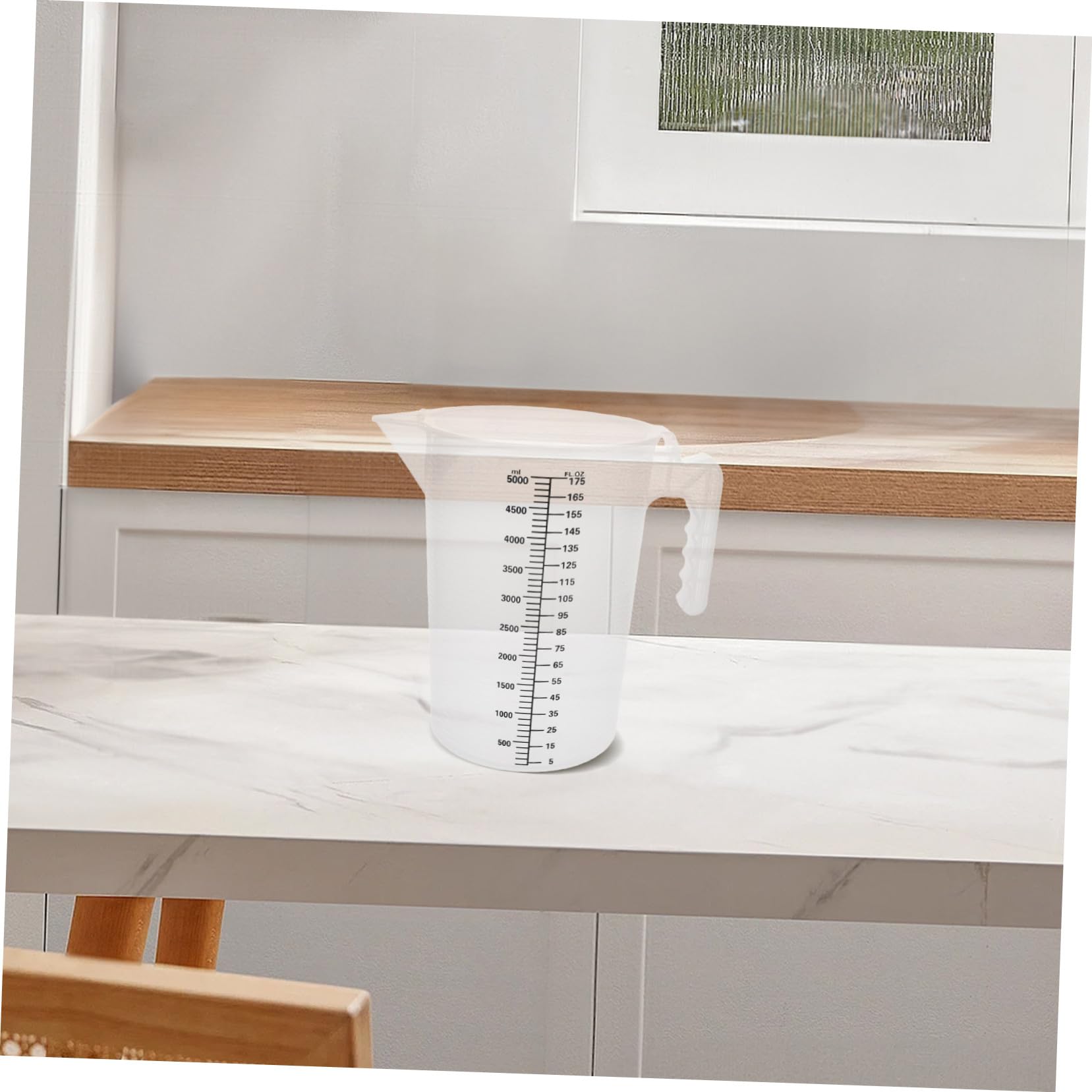 MAGICLULU Caraffa Graduata in Pp da 5l con Coperchio, Misurino Cucina Trasparente per Ricette di Bevande, Design Grande Capacità per Cucine Professionali
