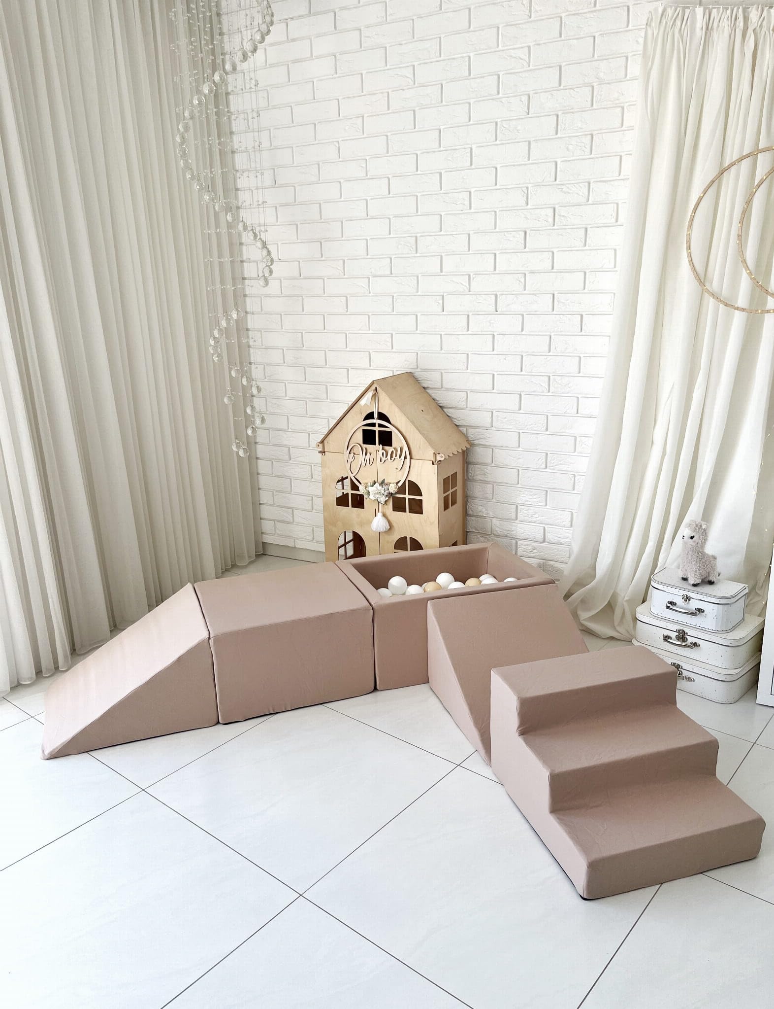 Beige Schaumstoff-Spielset mit 5 Elementen Bällebad und 100 Bällen Abnehmbare Bezüge Weich und Waschbar Indoor-Spielset Kinderspielplatz