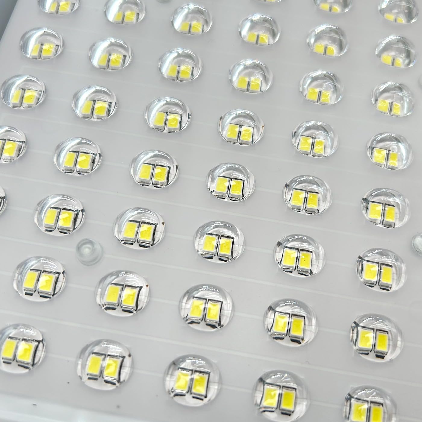 081 Store - 2 PEZZI faro led esterno con pannello solare 600w 6500k Bianco IP67 impermeabile pannello solare con telecomando