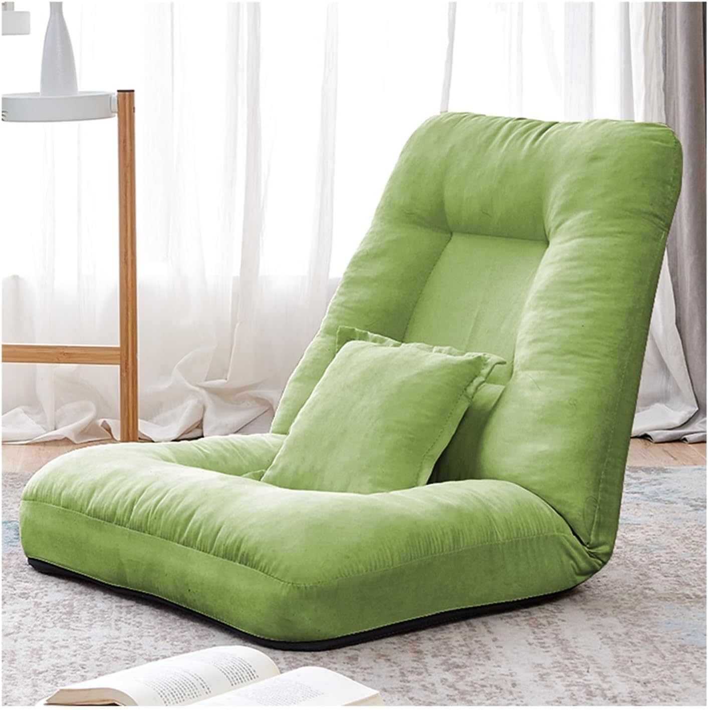 Chaise longue pliante grise au design épuré avec coussin dehoussable grand confort
