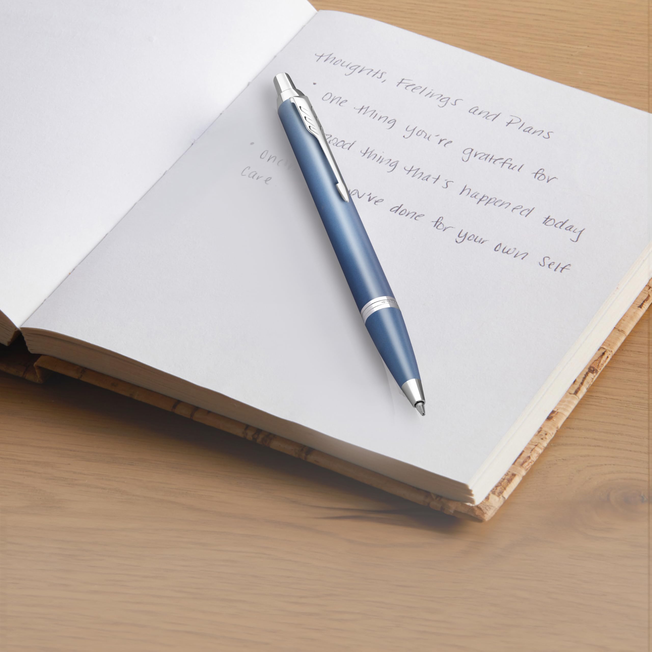 Parker IM Bolígrafo Writing Rituals | acabado Azul degradado con adornos cromados | punta media | tinta azul | estuche de regalo
