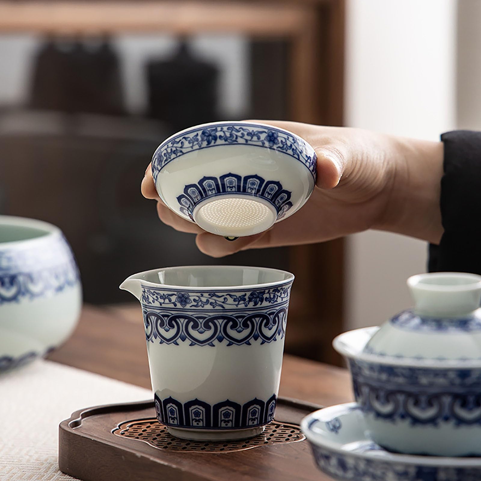 Chiński porcelanowy zestaw do herbaty z czajnikiem, niebieski i biały tradycyjny wzór, serwis do herbaty z futerałem do przenoszenia