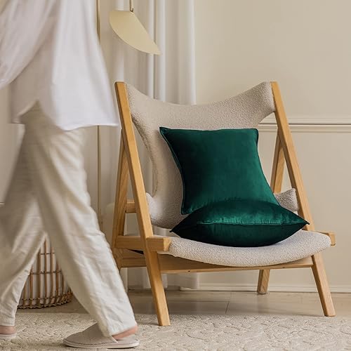 Miniatura 2 de JIAHANNHA Juego de 2 fundas de almohada de terciopelo verde de 24 x 24 pulgadas, fundas de cojín cuadradas suaves y decorativas para sofá, cama,