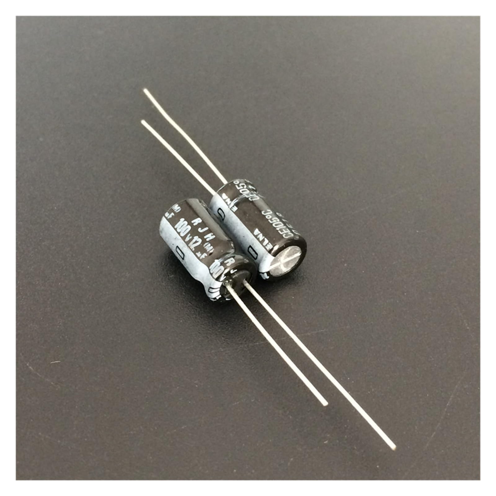 Condensateur audio 12uF 100V à faible ESR pour optimiser les performances des amplis haut de gamme