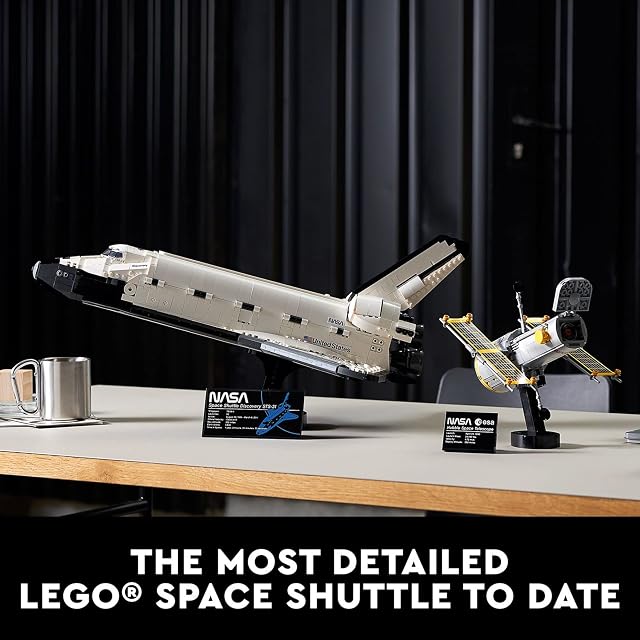 Foto 2 de 7 de Lego Icons NASA Space Shuttle Discovery 10283 Model Building Set