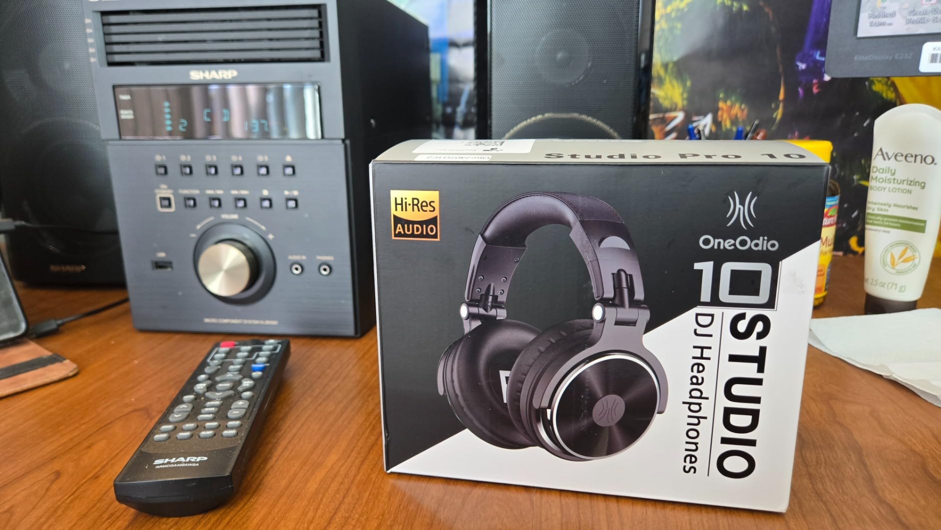 These headphones sound really good!