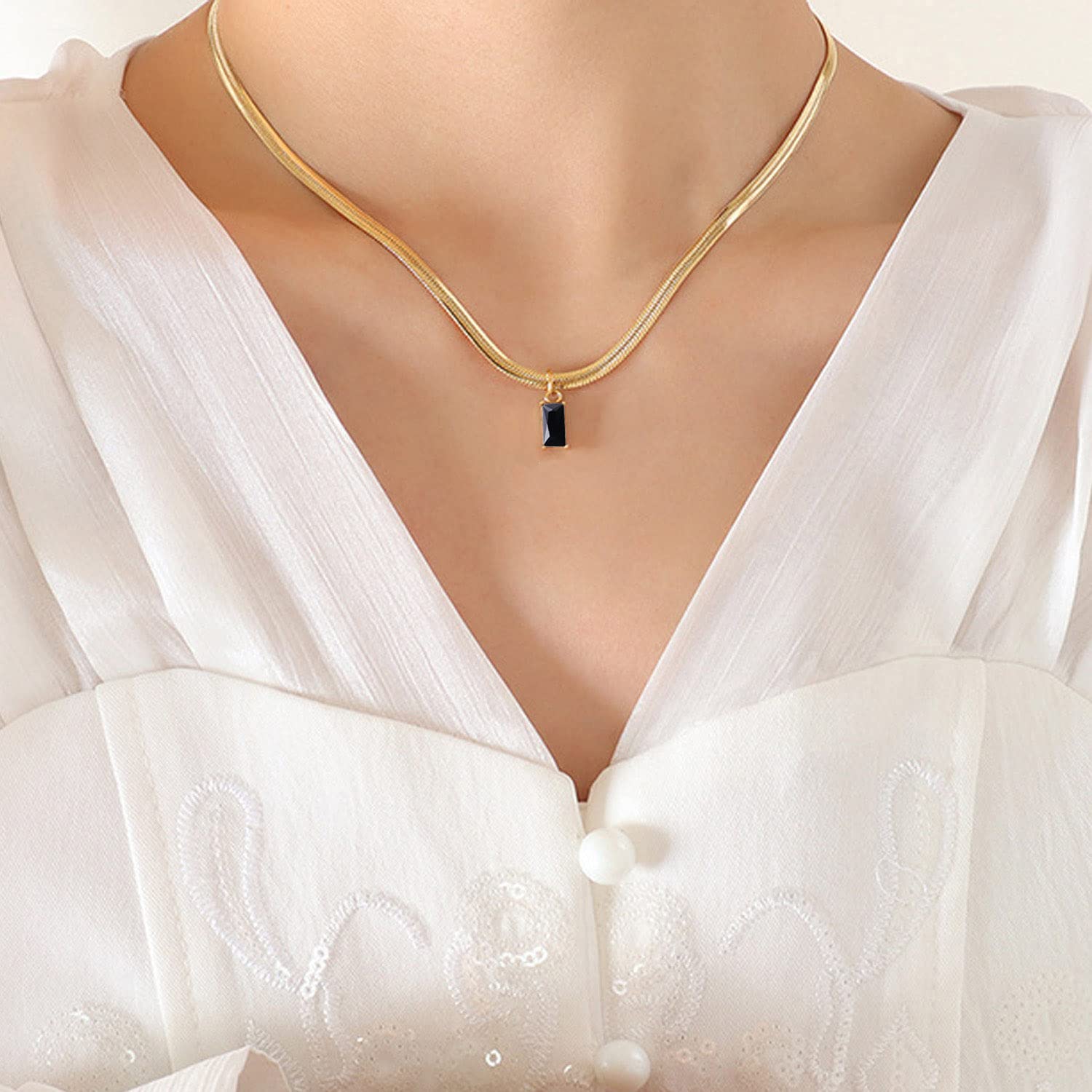18k Gold gefüllt Vintage Choker S für Frauen wasserdichte Goldhalshänger Anti -Turner Edelstein -Zirkon -Rechteck -Anhänger