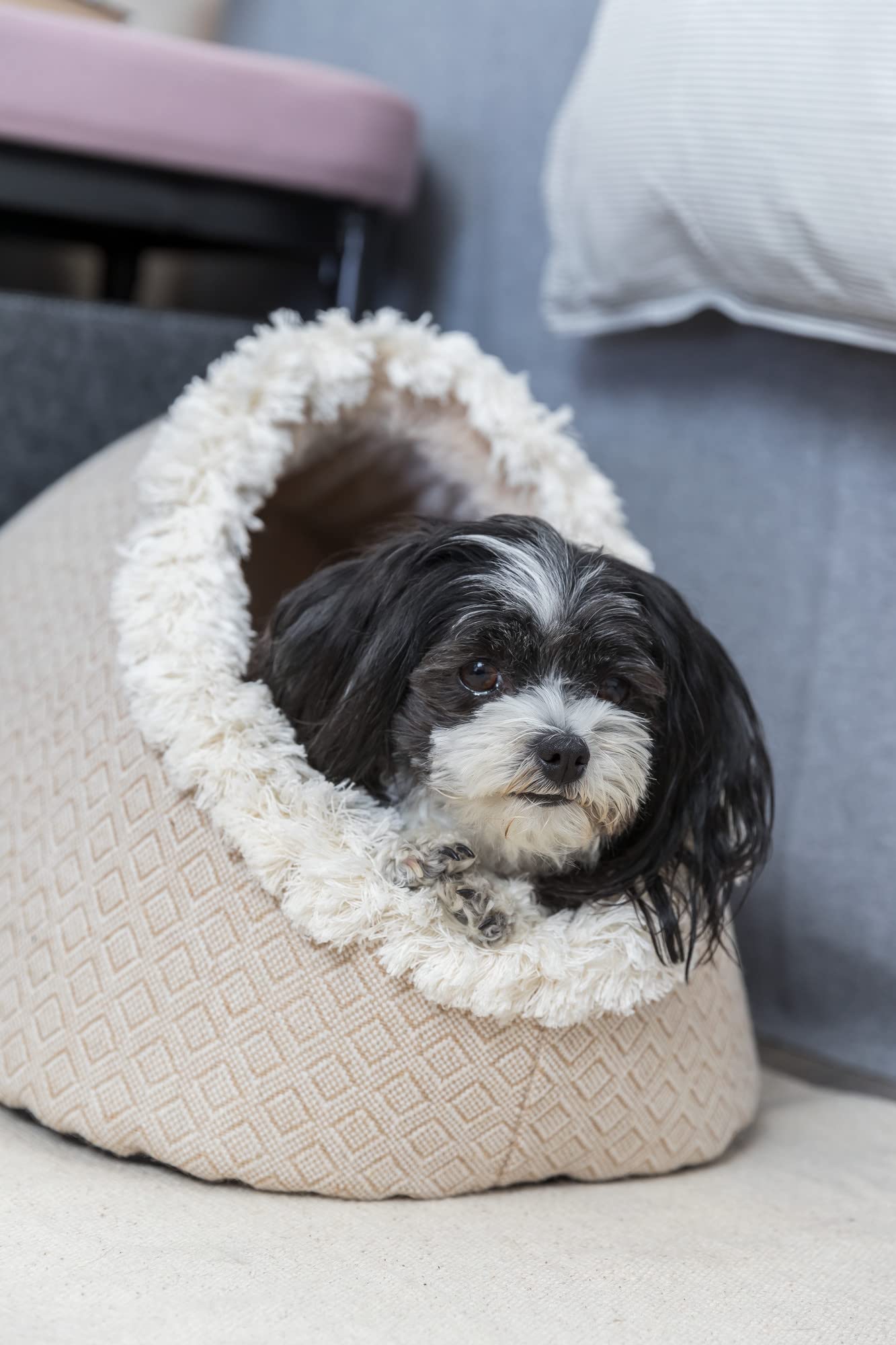 Trixie rutschfeste Kuschelhöhle für Katzen und Hunde im angesagten Boho-Design HÖHLE Boho, 35 × 26 × 41 cm, BEIGE - mit integriertem, waschmaschinengeeignetem Wendekissen - 38210